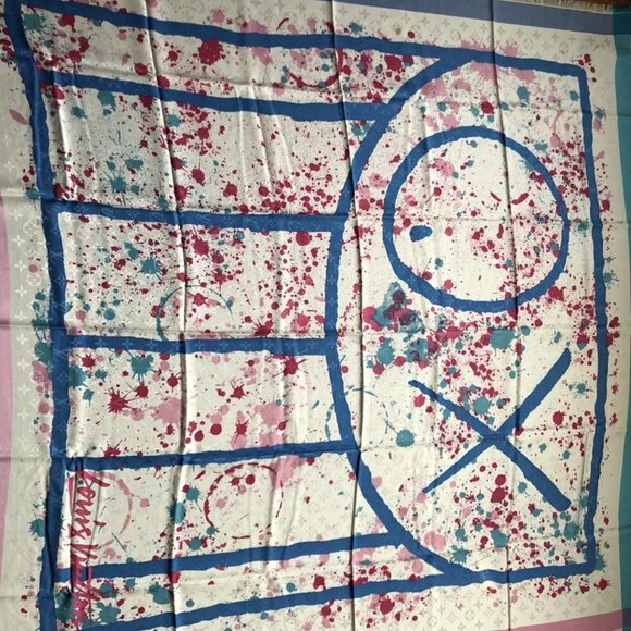 LOUIS VUITTON Chale MRA Blanc Monogram Shawl Scarf - Picture 2 of 6